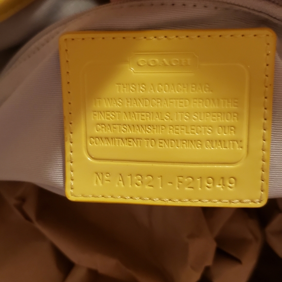 Coach Yellow Signature Stripe Carryall! 💛⭐ - Picture 3 of 3